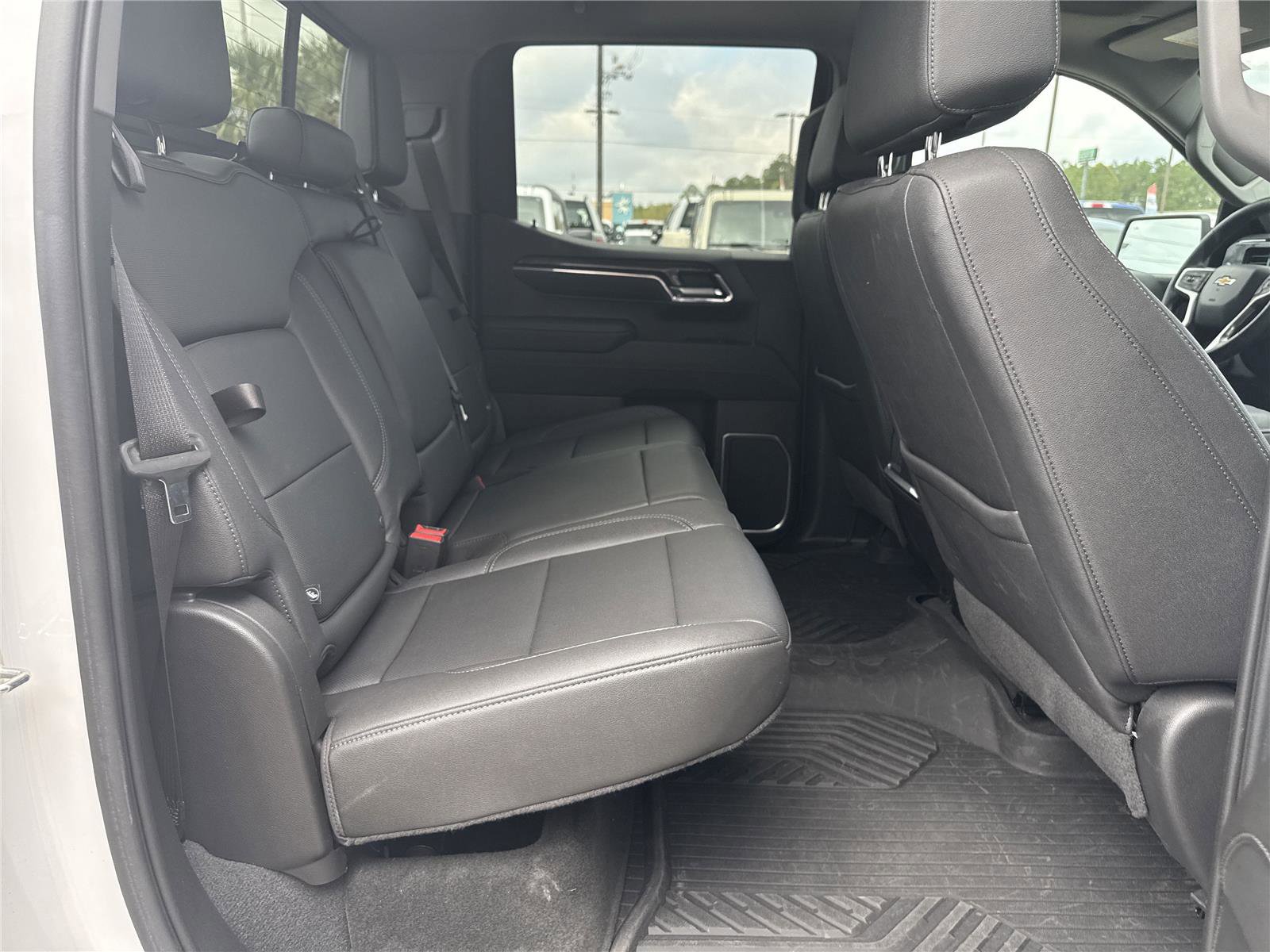 Used 2023 Chevrolet Silverado 1500 LTZ image 2