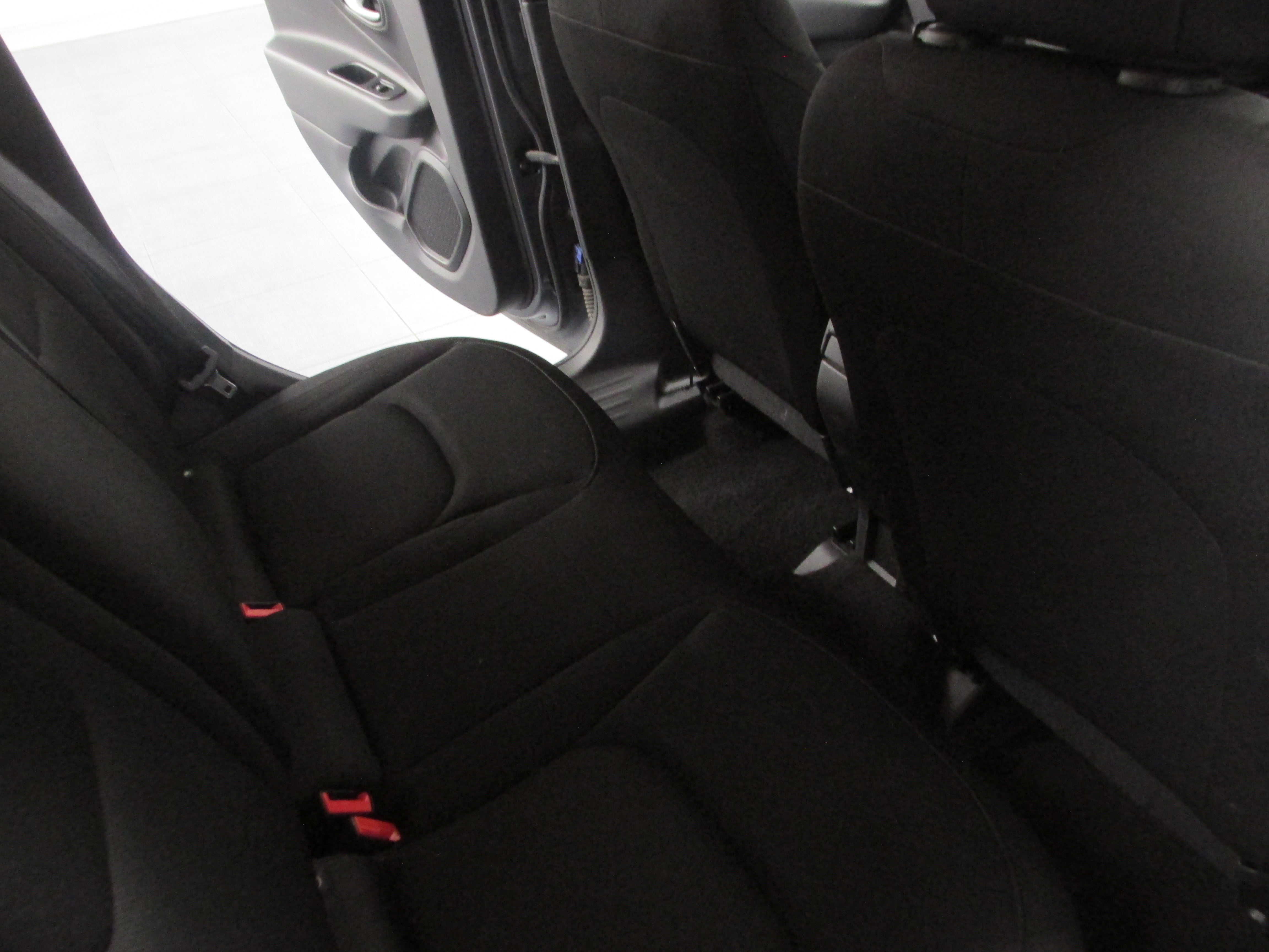 Used 2023 Jeep Renegade Latitude AWD/4WD image 26