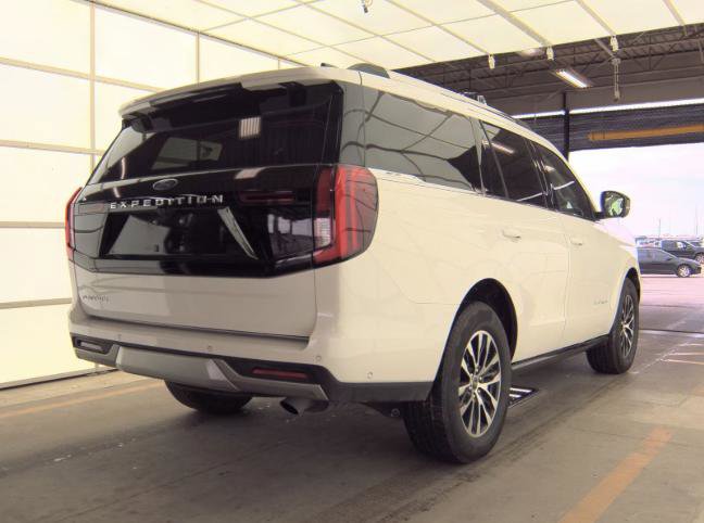 Certified 2025 Ford Expedition Platinum AWD/4WD image 2