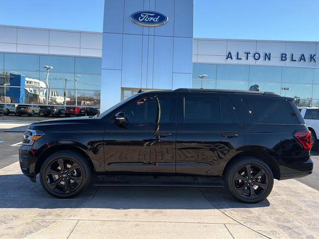 Certified 2022 Ford Expedition Limited image 3