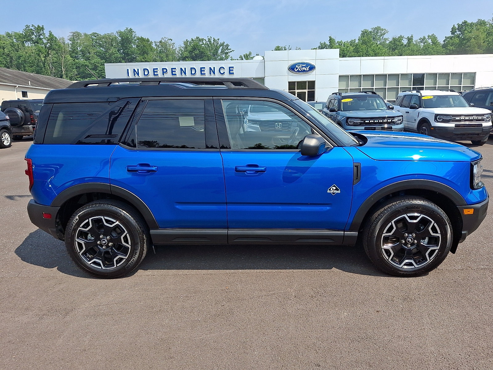 Certified 2025 Ford Bronco Sport Outer Banks AWD/4WD image 12