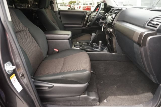 Used 2018 Toyota 4Runner TRD Off-Road AWD/4WD image 18