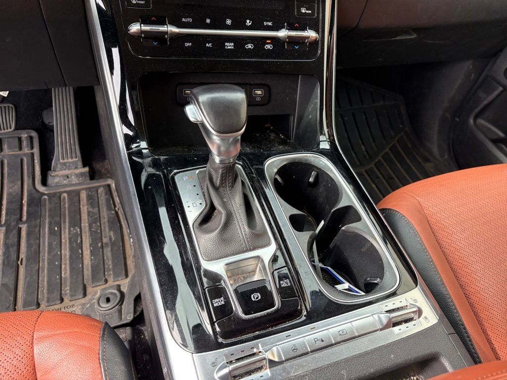 Used 2023 Kia Carnival SX Prestige image 22