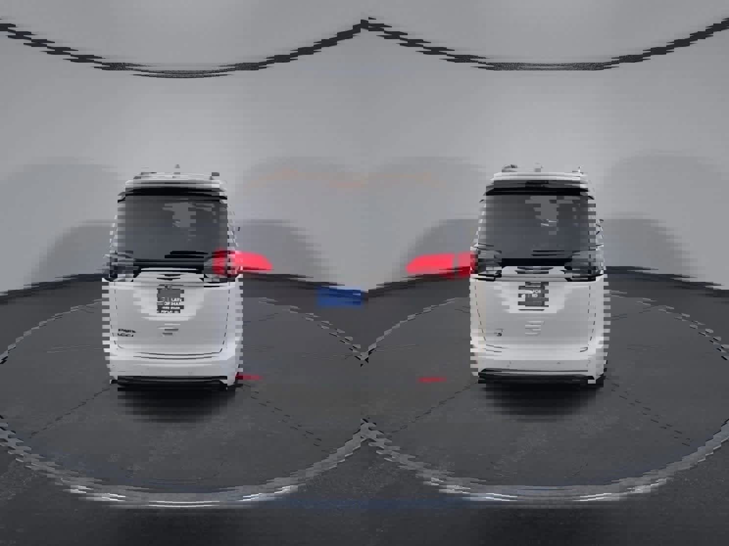 Used 2020 Chrysler Pacifica Touring-L Plus w/ Advanced Safetytec Group image 3