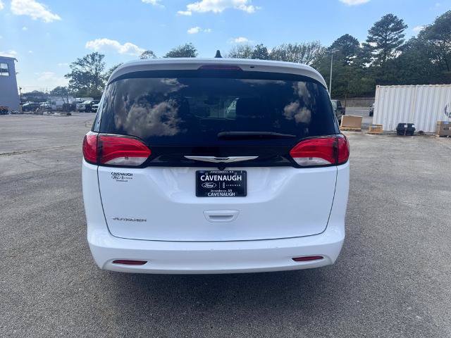 Used 2024 Chrysler Voyager LX FWD image 6