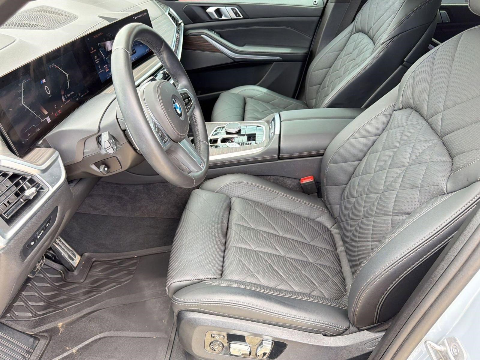 Used 2025 BMW X5 sDrive40i w/ M Sport Package RWD image 5