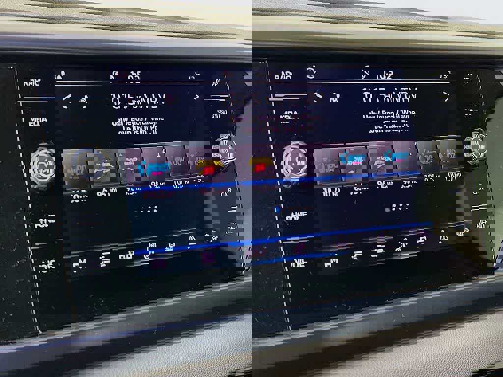 Used 2023 Volkswagen Taos SE w/ Panoramic Sunroof Package image 20