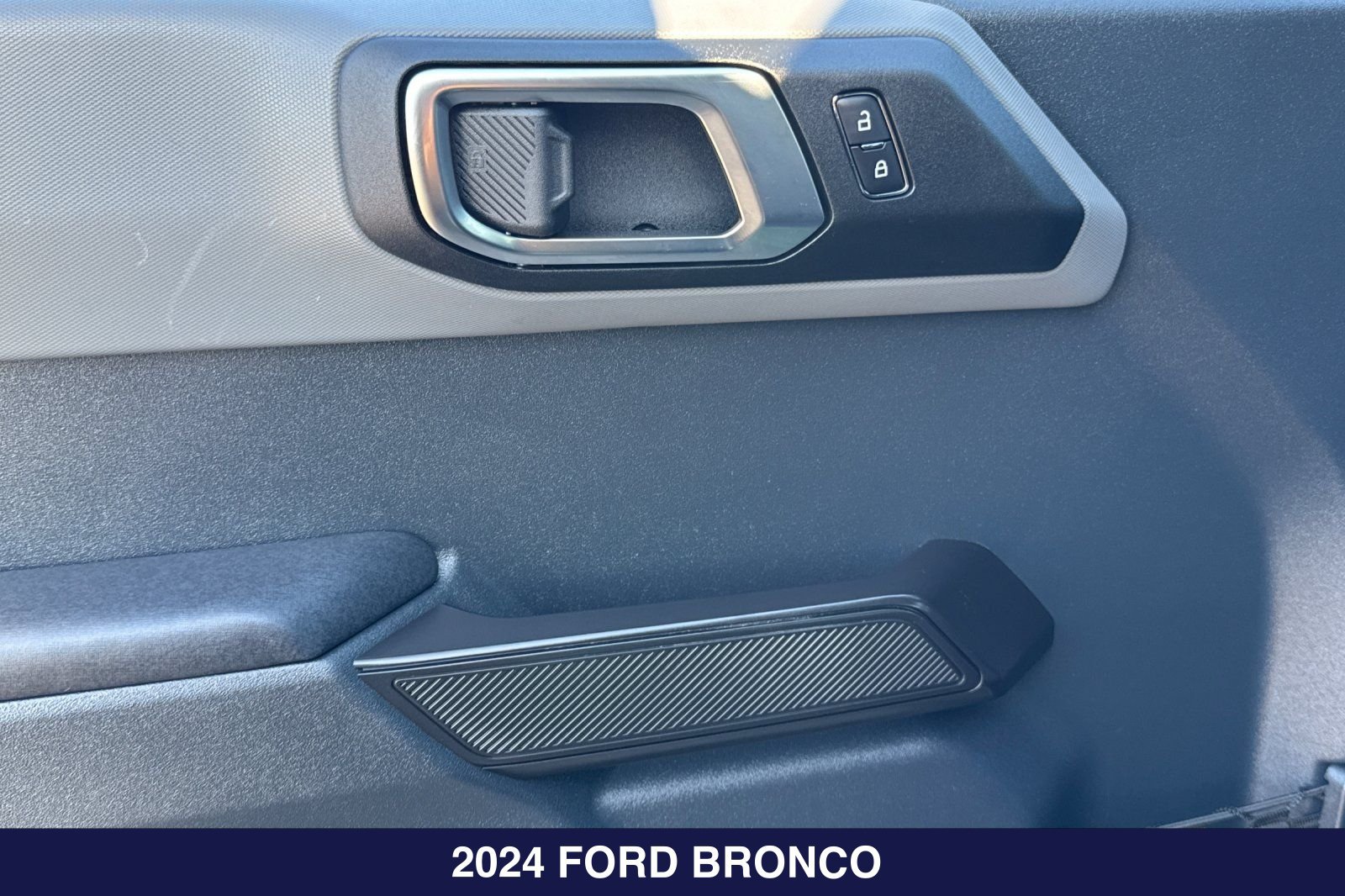 Certified 2024 Ford Bronco Black Diamond AWD/4WD image 12