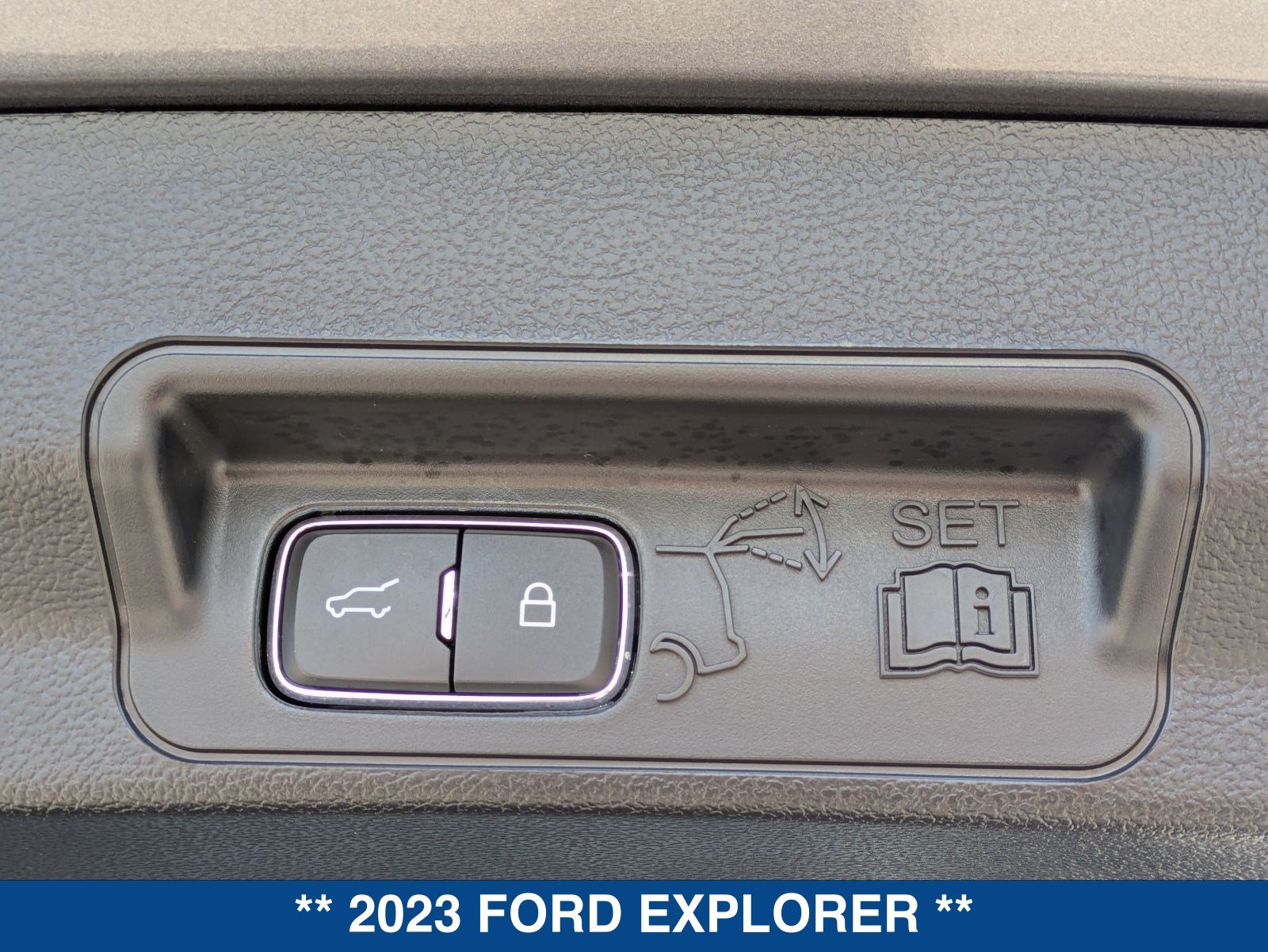 Certified 2023 Ford Explorer XLT RWD image 15