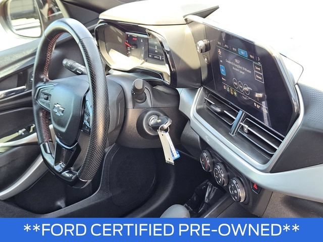 Used 2024 Chevrolet Trax RS FWD image 11