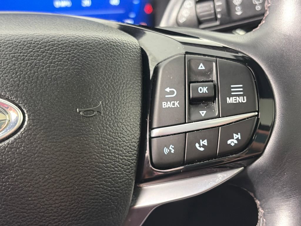 Certified 2023 Ford Explorer Platinum w/ Technology Package AWD/4WD image 18
