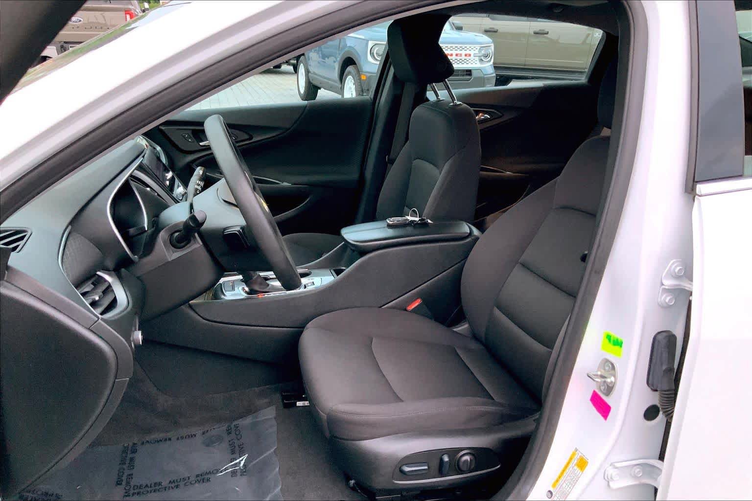 Used 2024 Chevrolet Malibu LT FWD image 8