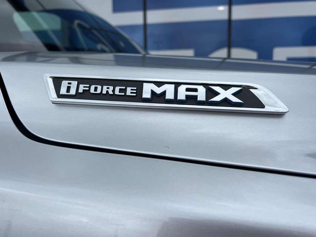 Used 2023 Toyota Sequoia Platinum AWD/4WD image 17