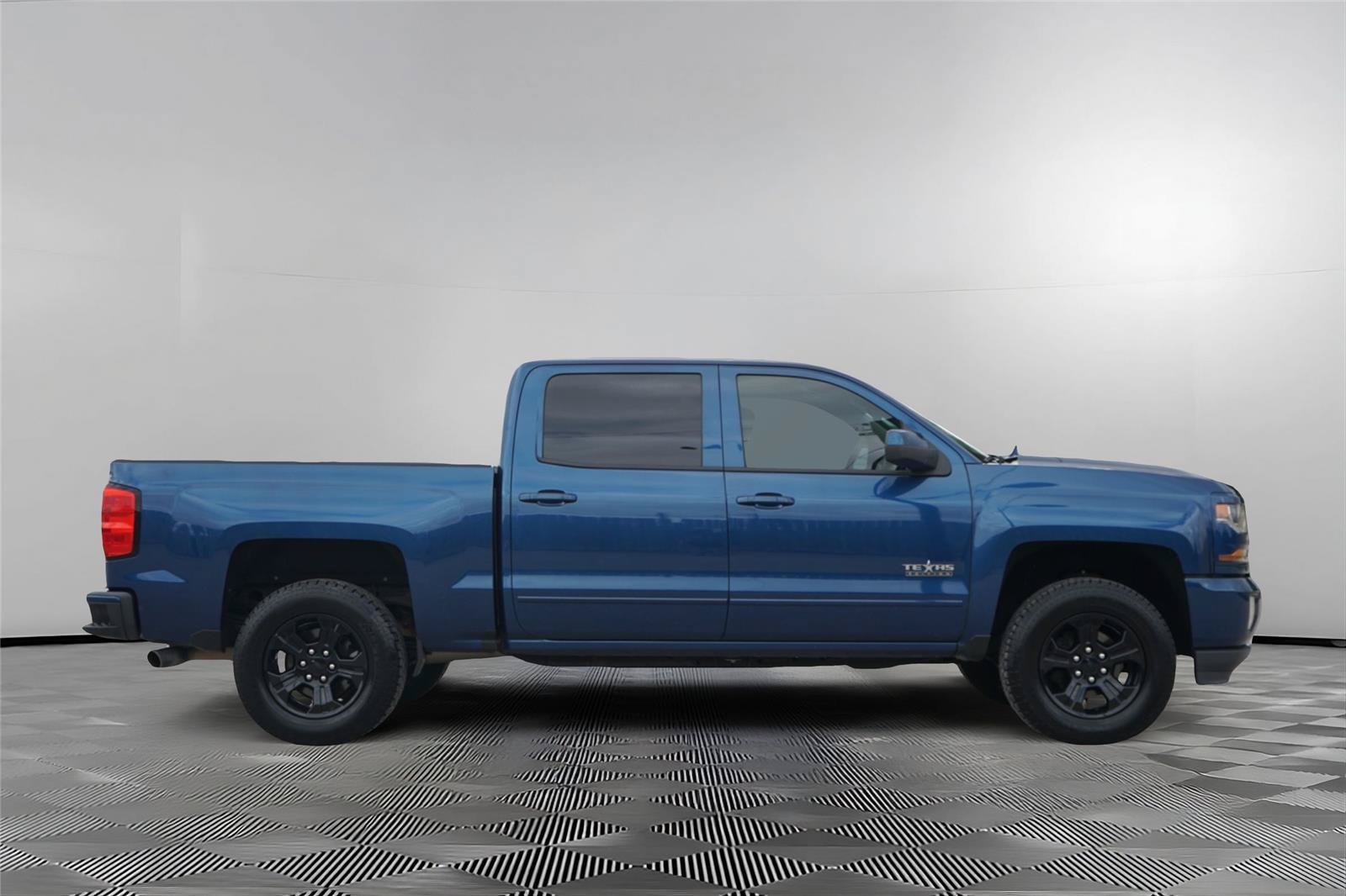 Used 2017 Chevrolet Silverado 1500 LT w/ Texas Edition AWD/4WD image 4
