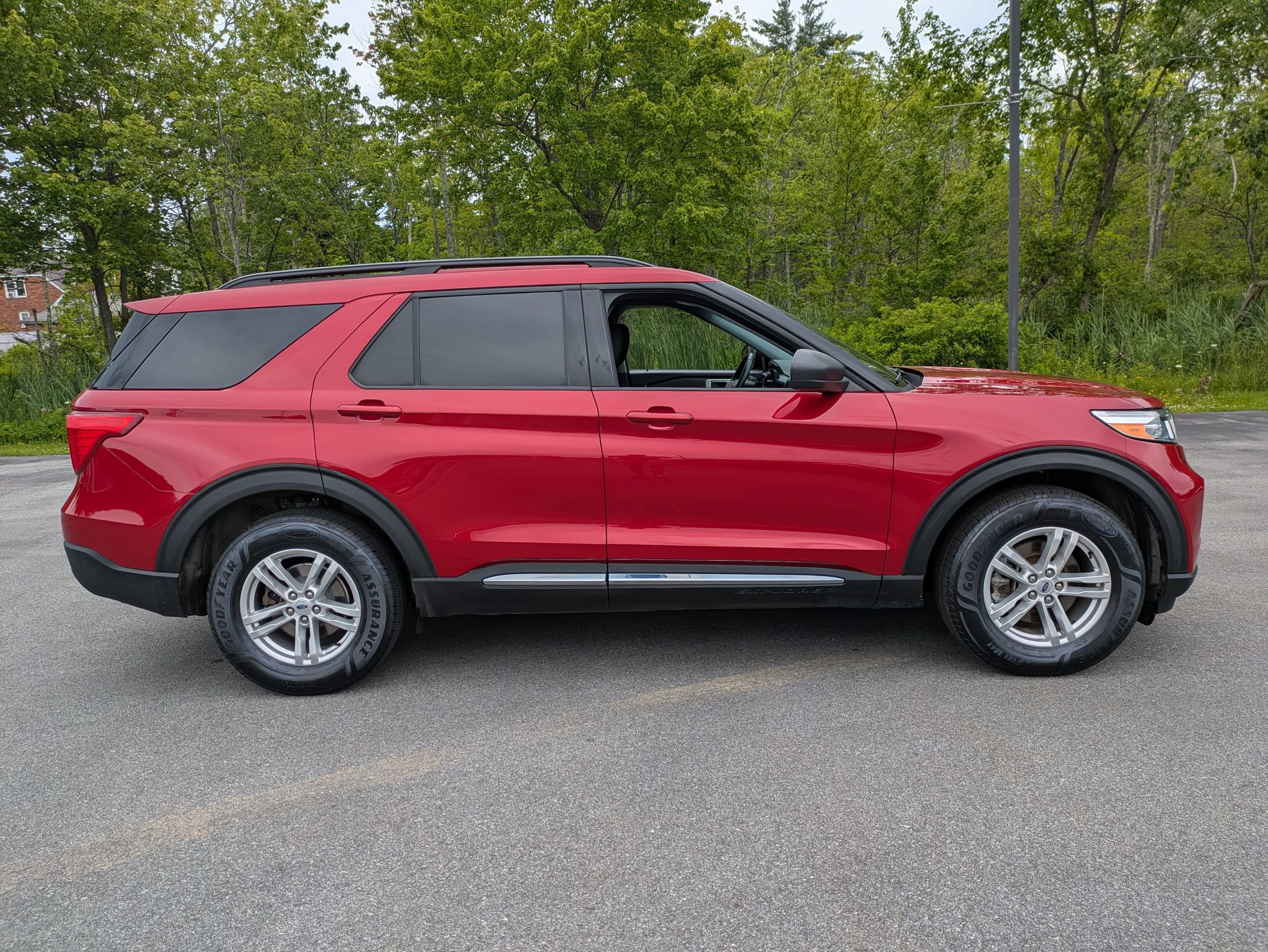 Certified 2023 Ford Explorer XLT w/ Class IV Trailer Tow Package AWD/4WD image 2