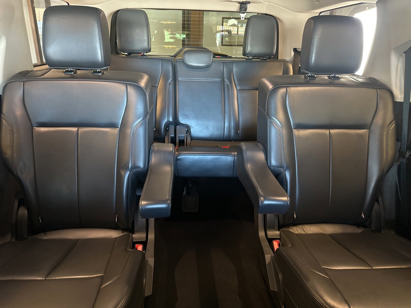 Certified 2024 Ford Expedition XLT image 25