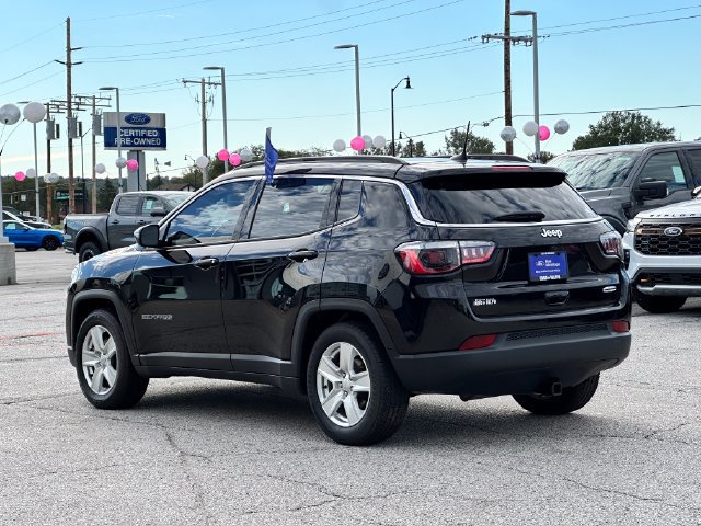 Used 2022 Jeep Compass Latitude w/ Sun and Sound Group FWD image 5