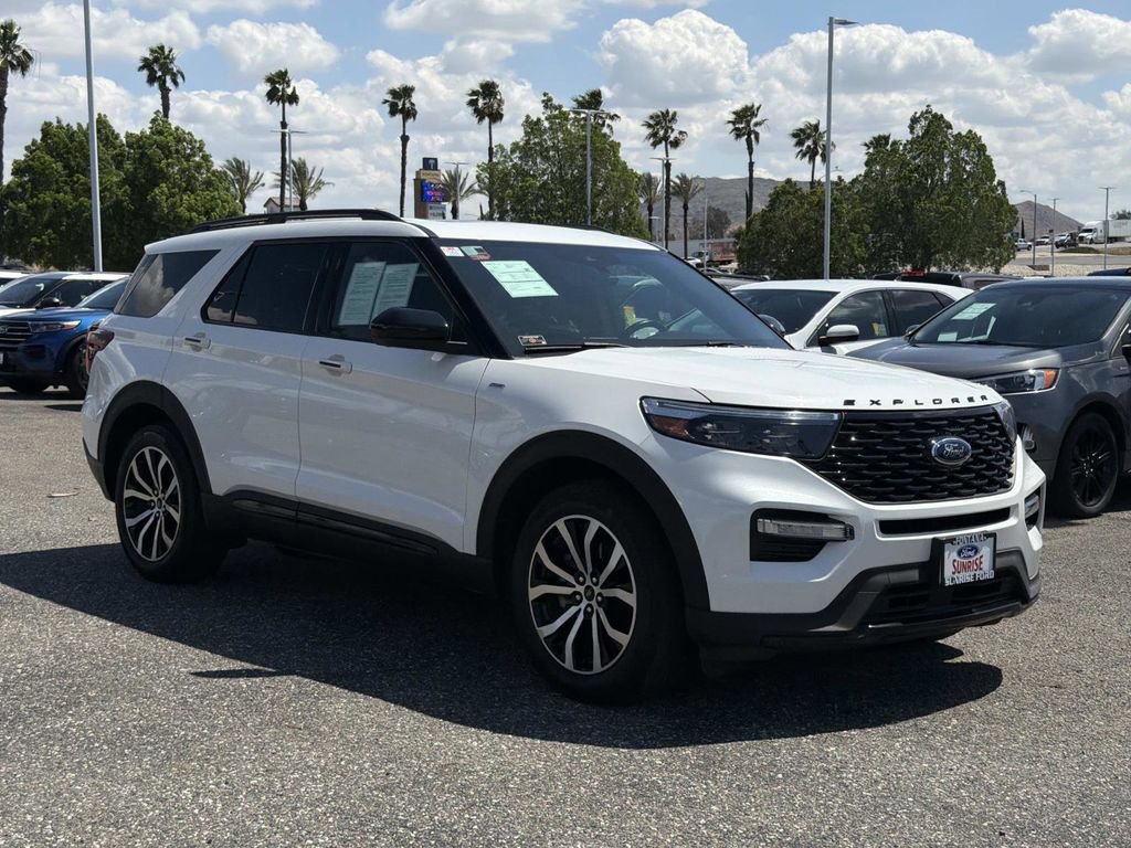 Certified 2023 Ford Explorer ST-Line w/ Class IV Trailer Tow Package image 5