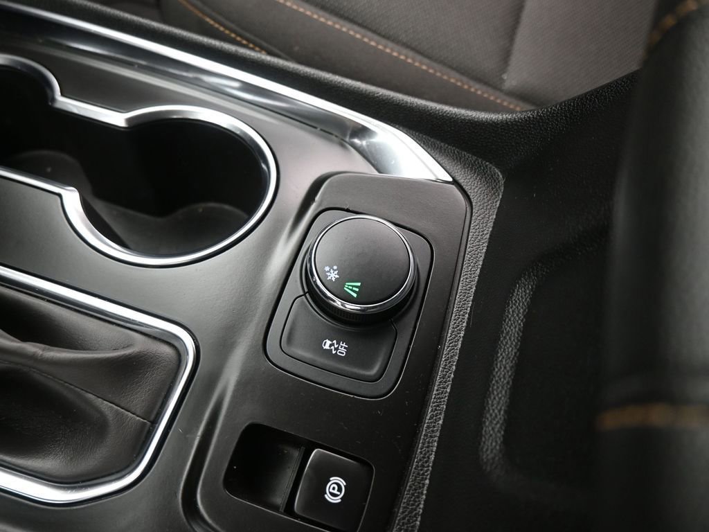 Used 2021 Chevrolet Traverse LT image 44