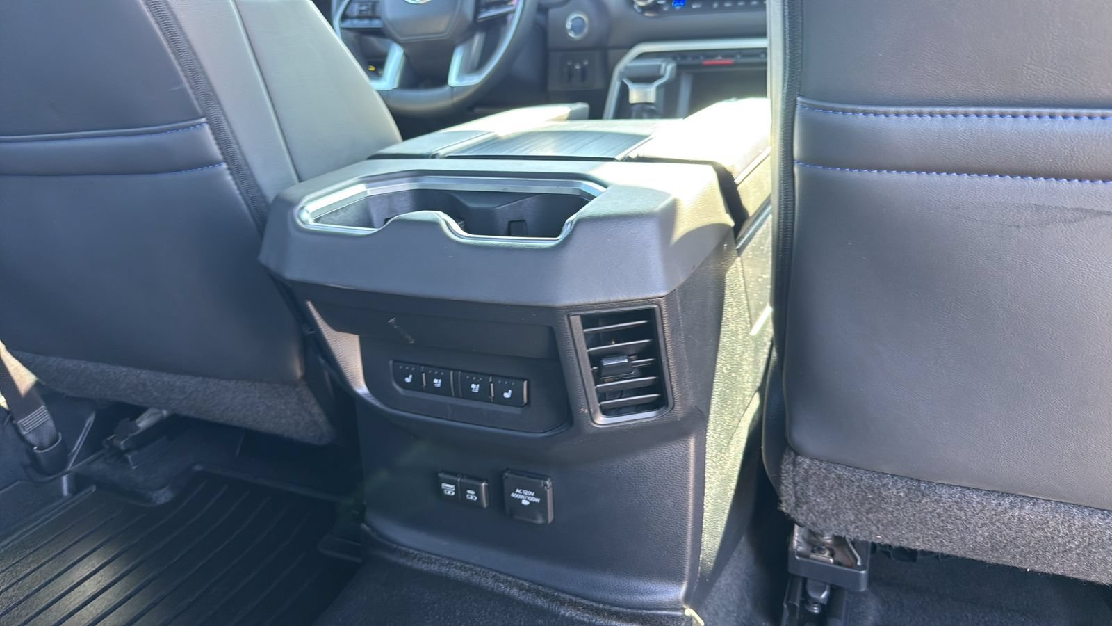 Used 2023 Toyota Tundra Platinum AWD/4WD image 27