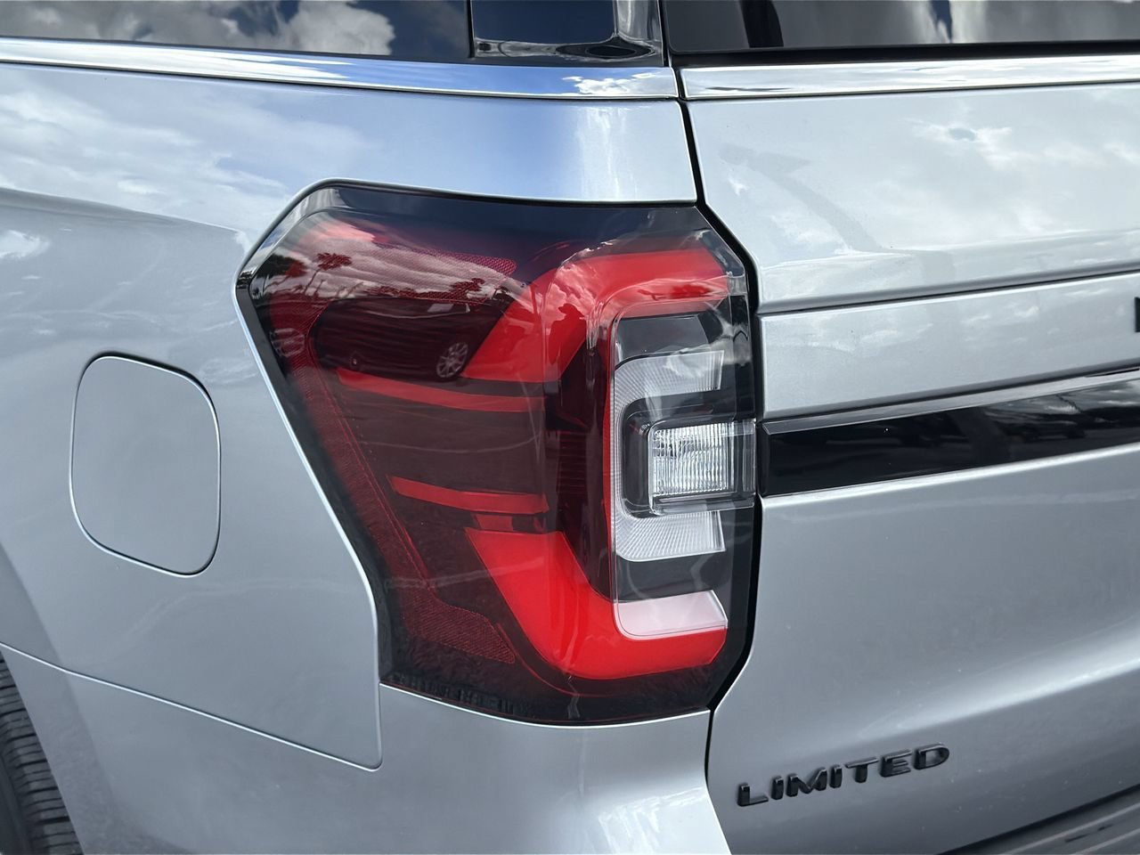 Certified 2023 Ford Expedition Limited AWD/4WD image 7