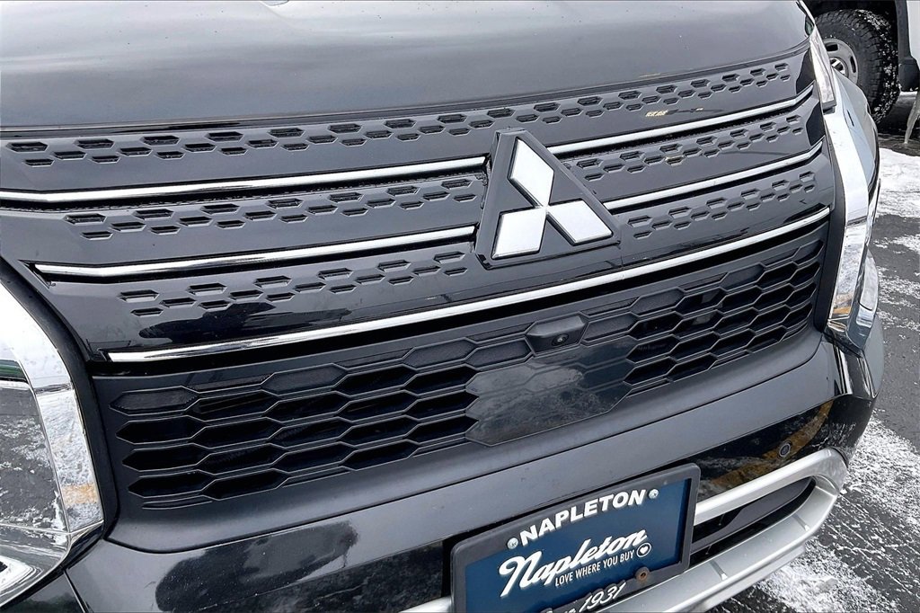 Used 2024 Mitsubishi Outlander SE image 29