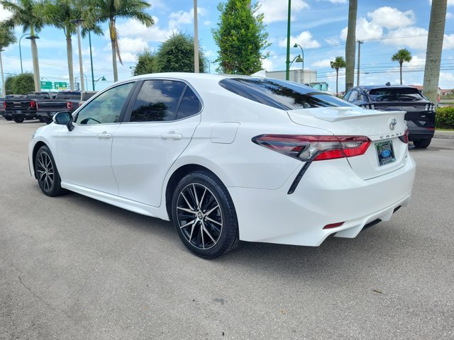 Used 2024 Toyota Camry SE w/ Convenience Package FWD image 5