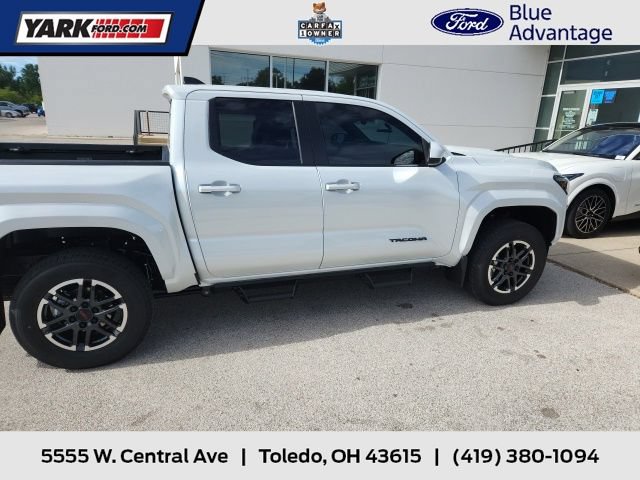 Used 2026 Toyota Tacoma TRD Sport AWD/4WD image 1