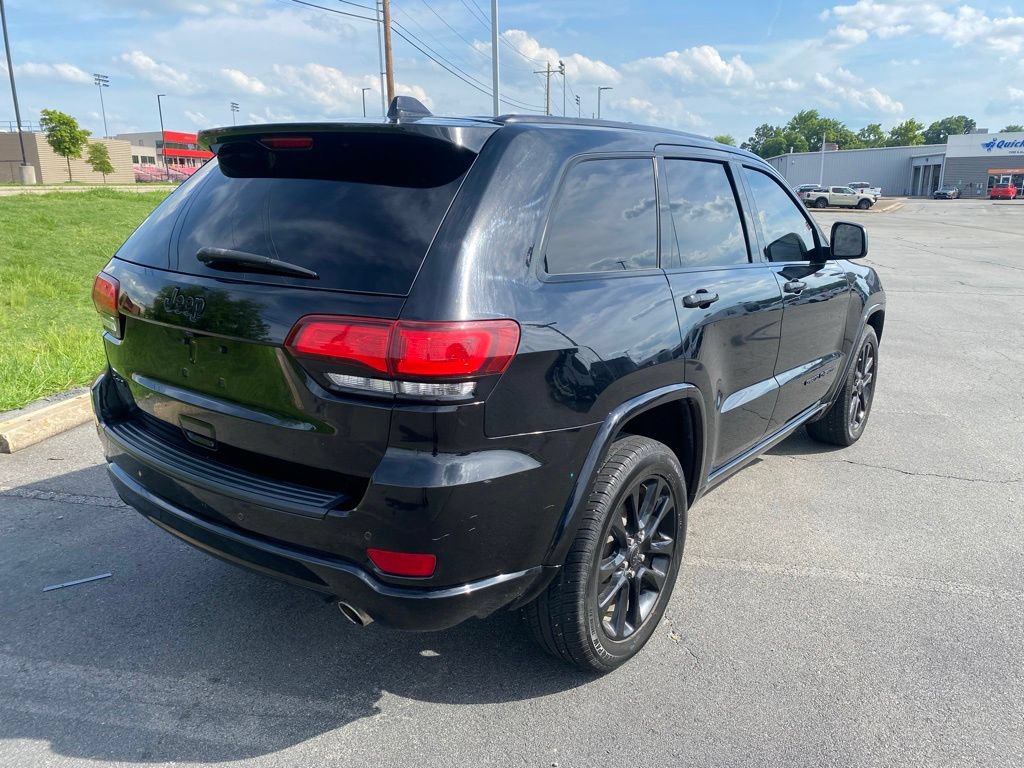 Used 2020 Jeep Grand Cherokee Altitude AWD/4WD image 7