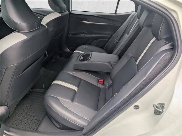 Used 2025 Toyota Camry SE w/ Convenience Package FWD image 16