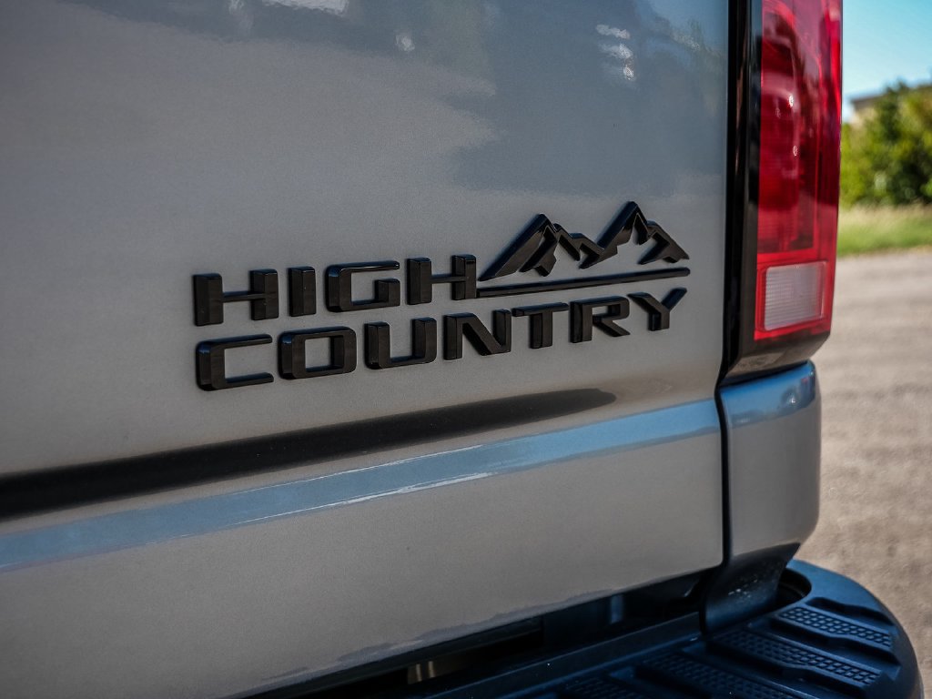 Used 2024 Chevrolet Silverado 2500 High Country w/ High Country Premium Package AWD/4WD image 14
