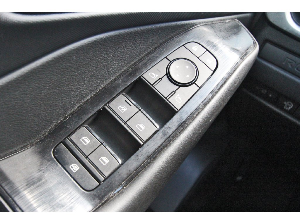Used 2024 Nissan Rogue S FWD image 18