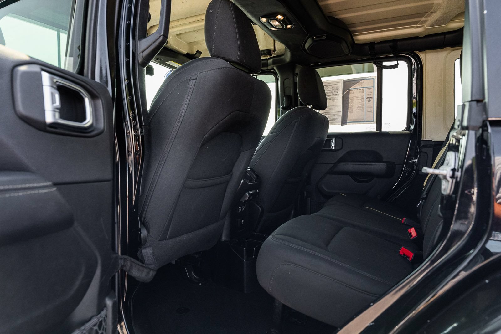Used 2021 Jeep Wrangler Unlimited Sahara AWD/4WD image 18