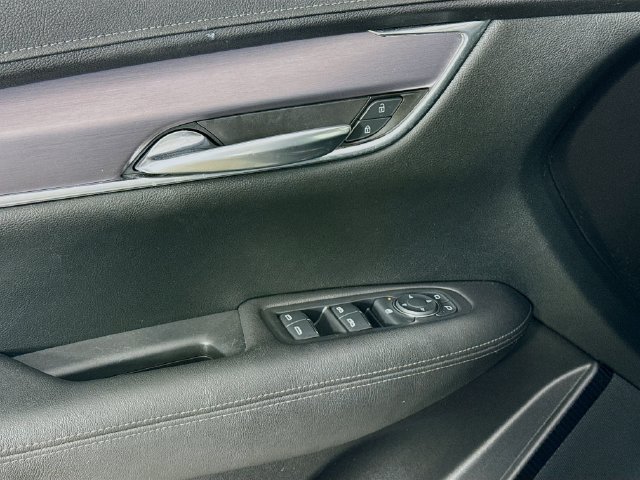 Used 2021 Cadillac XT5 Luxury FWD image 21