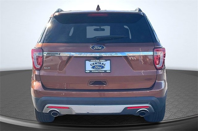 Certified 2017 Ford Explorer XLT w/ Equipment Group 201A image 4