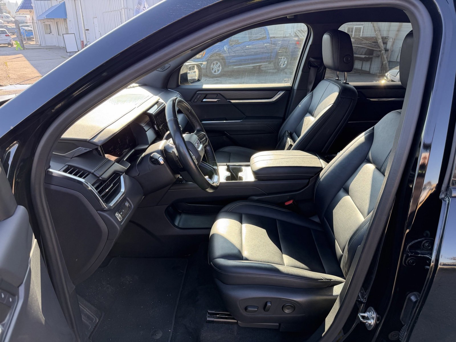 Used 2024 GMC Acadia Elevation image 10