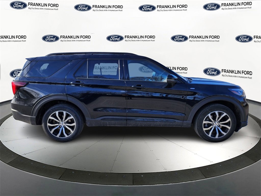 Certified 2025 Ford Explorer ST-Line image 6