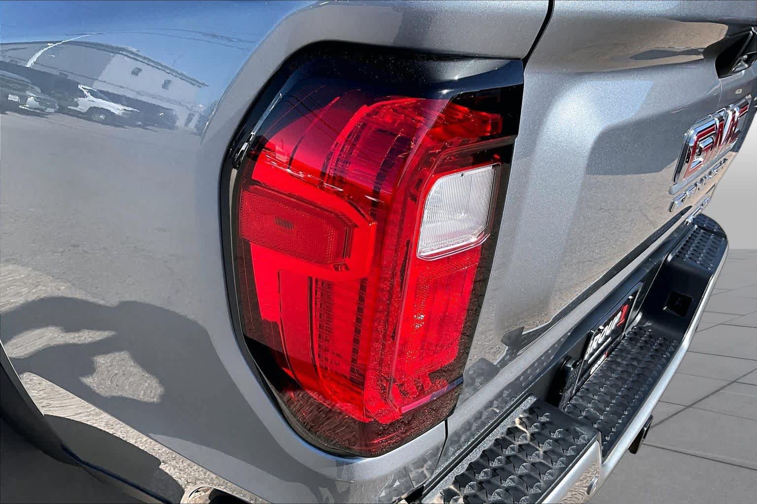 Used 2023 GMC Canyon AT4X AWD/4WD image 29