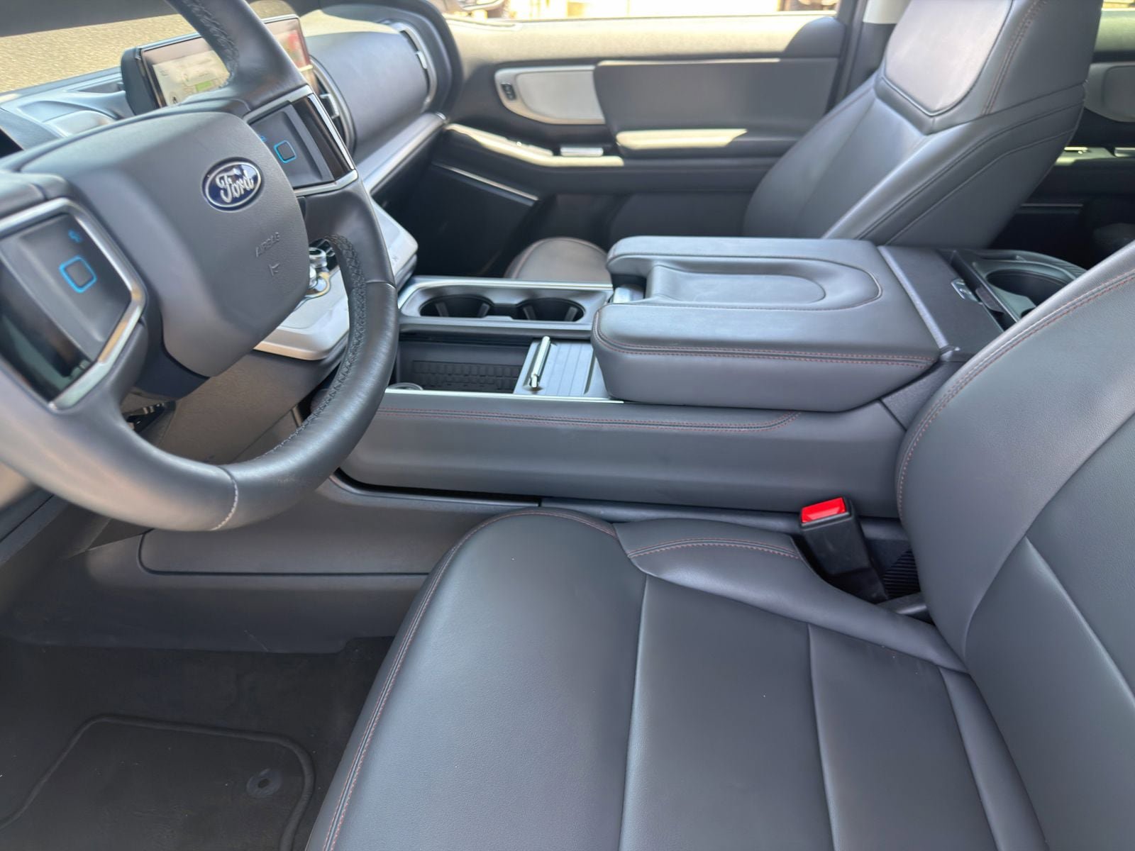Certified 2025 Ford Expedition Active AWD/4WD image 16