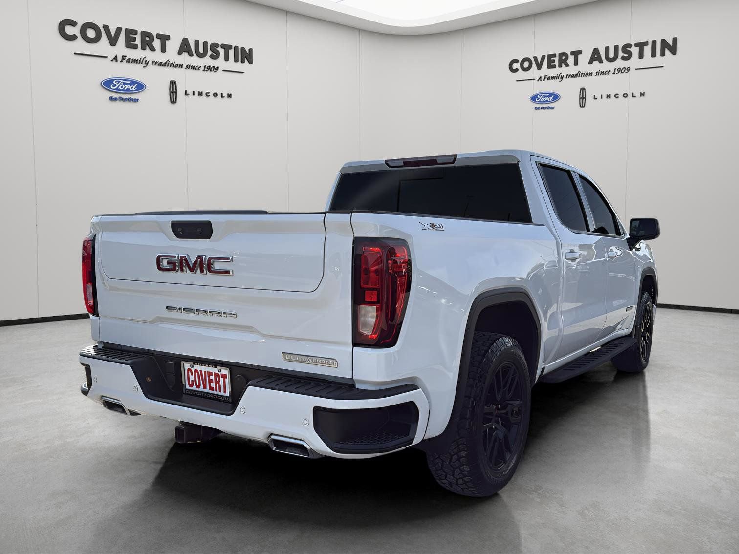 Used 2022 GMC Sierra 1500 Elevation w/ Elevation Premium Package image 5