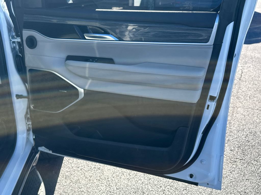 Used 2022 Jeep Wagoneer Series II RWD image 14