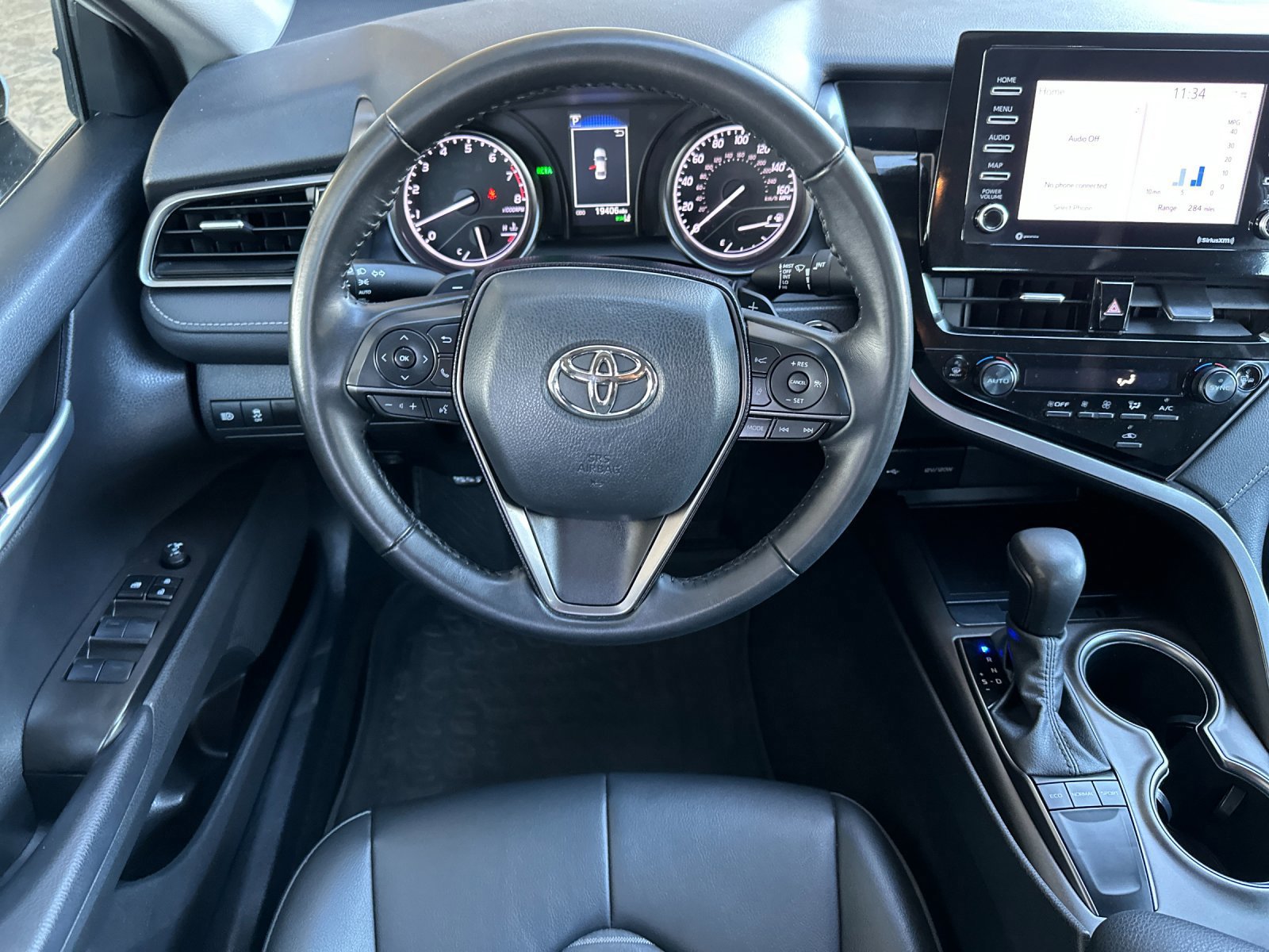 Used 2023 Toyota Camry SE image 14