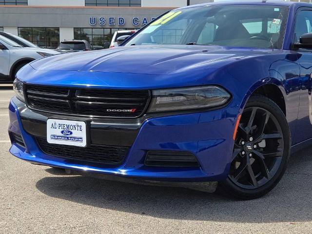 Used 2021 Dodge Charger SXT w/ Blacktop Package image 2