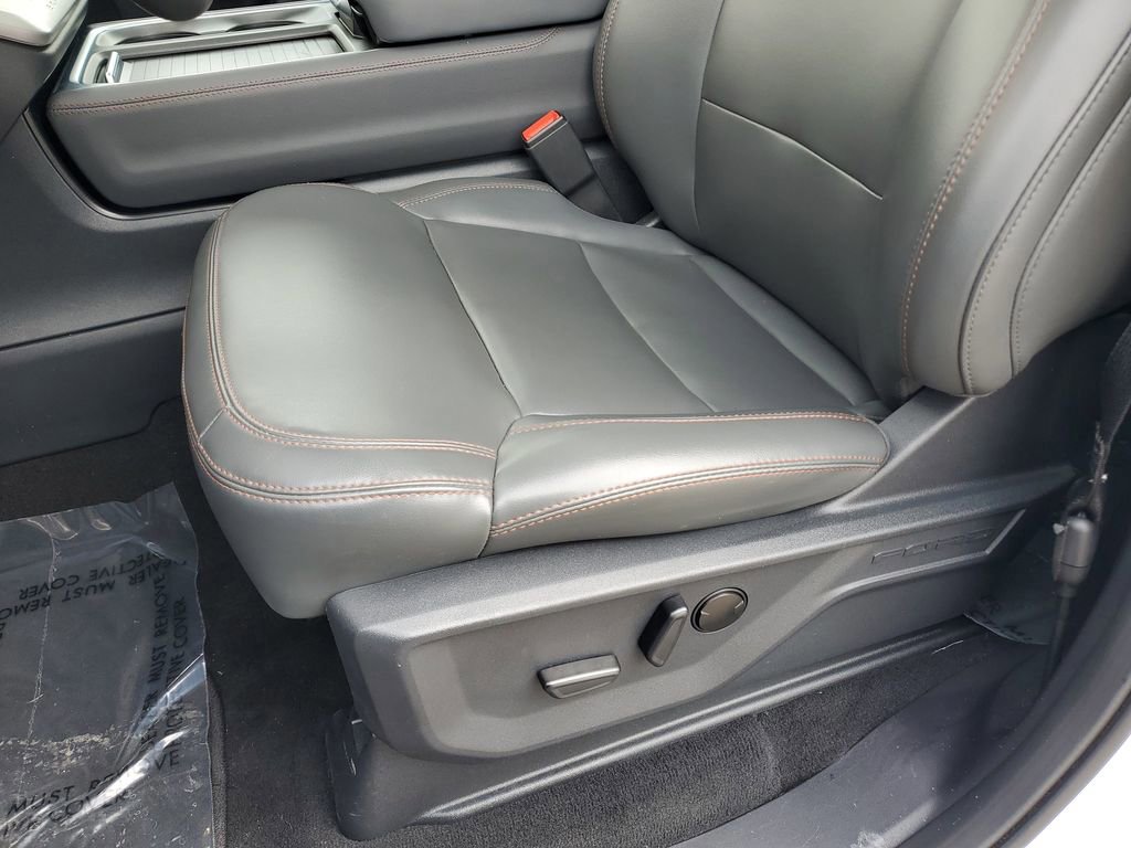 Certified 2025 Ford Expedition Active image 19