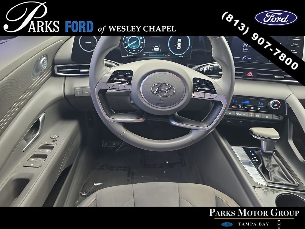 Used 2021 Hyundai Elantra SEL w/ Convenience Package FWD image 11