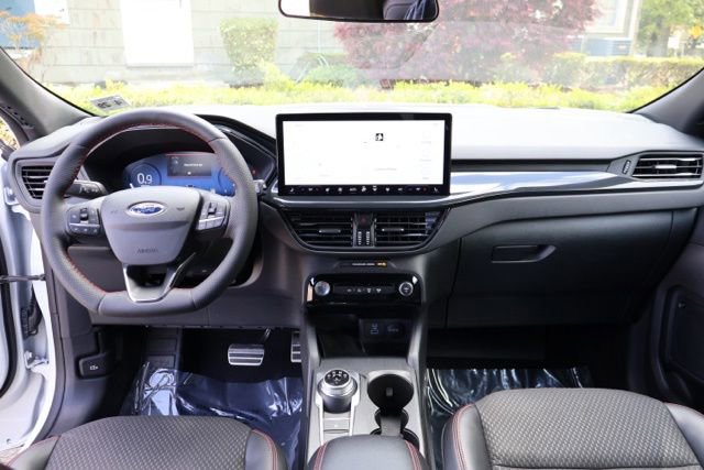 Certified 2023 Ford Escape ST-Line Select w/ Tech Pack #2 AWD/4WD image 15