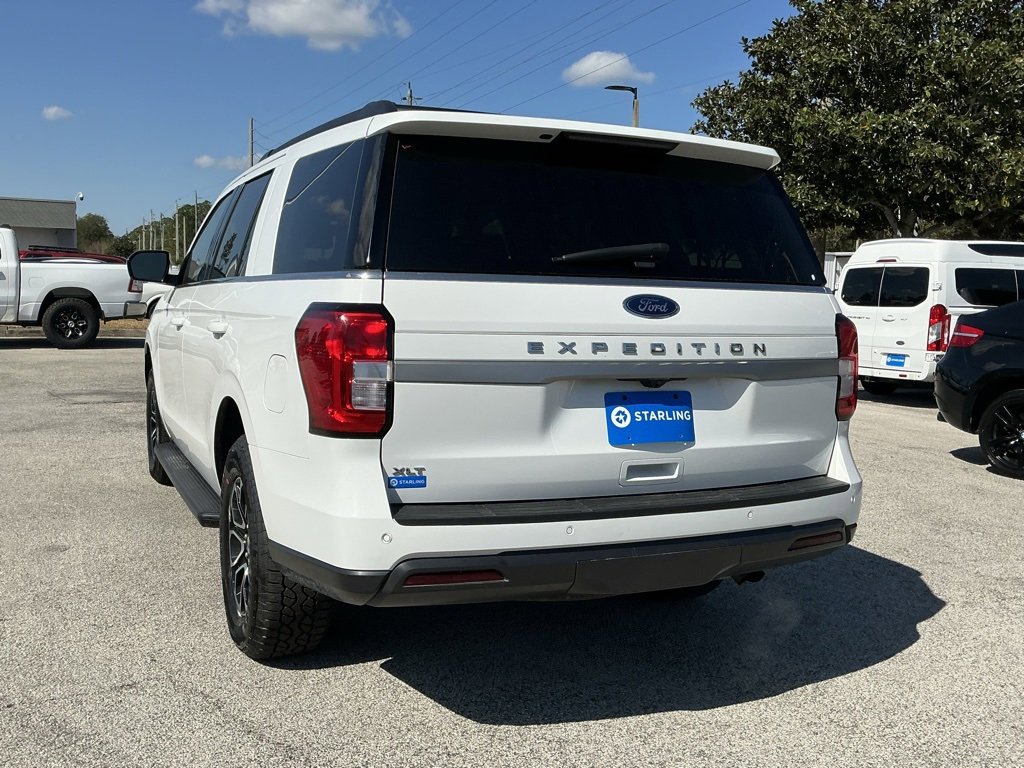 Certified 2024 Ford Expedition XLT image 3