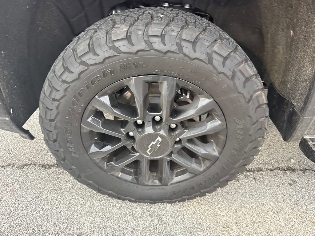 Used 2025 Chevrolet Silverado 2500 LTZ w/ LTZ Plus Package image 29