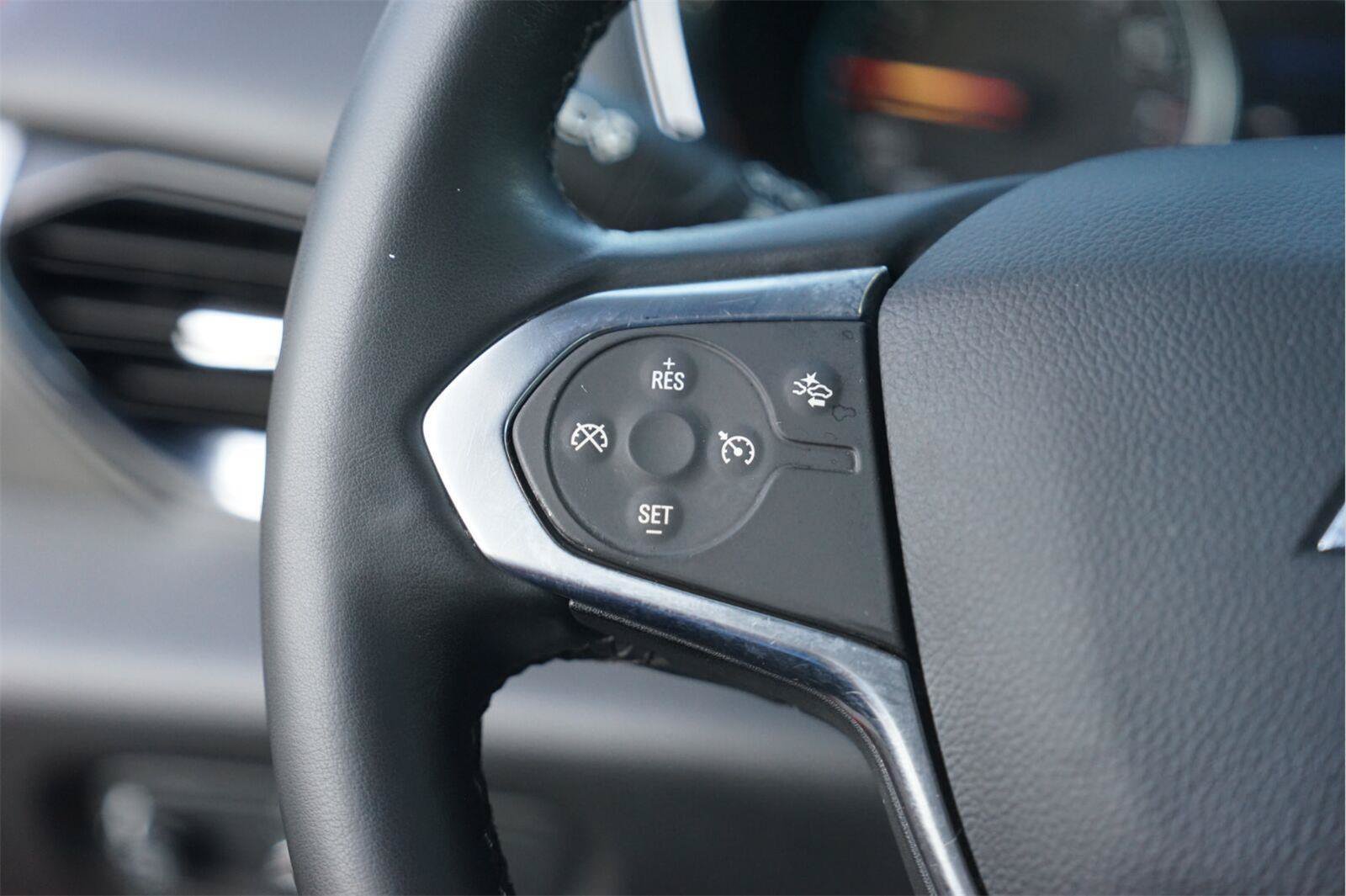 Used 2023 Chevrolet Traverse LT FWD image 24
