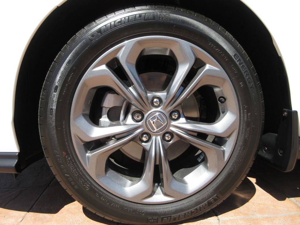 Used 2023 Honda Accord EX image 8